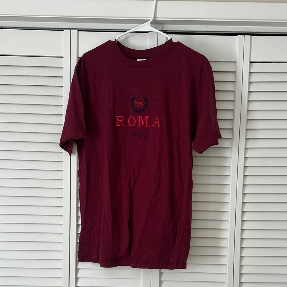 Roma Red Short Sleeve Tees for Casual Comfort
